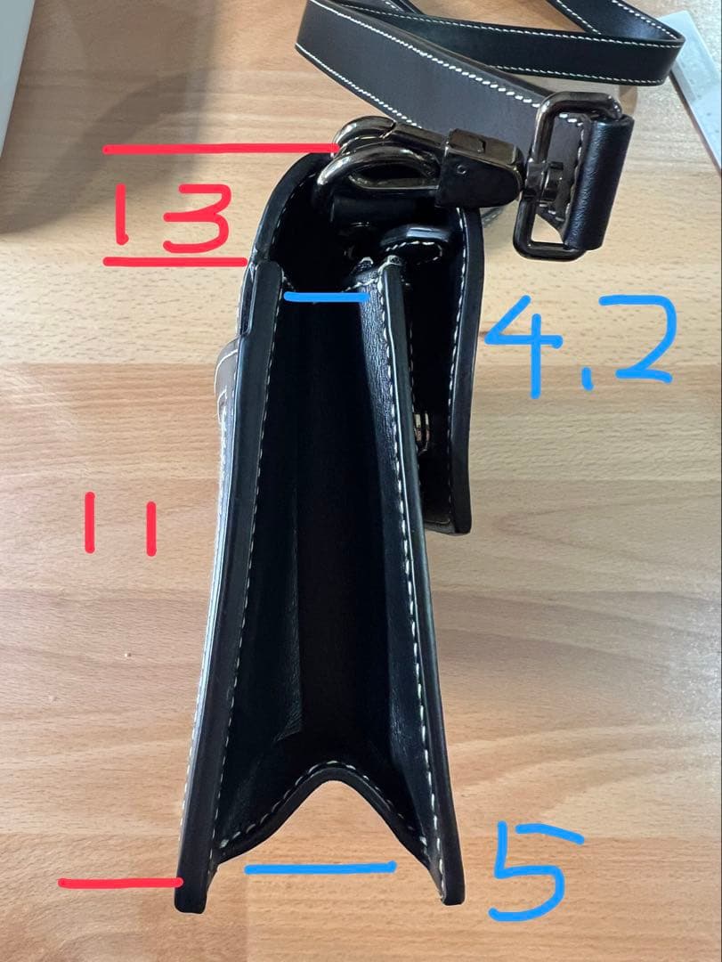 BURBERRY HORSEFERRY HOUSE ホワイトブラック