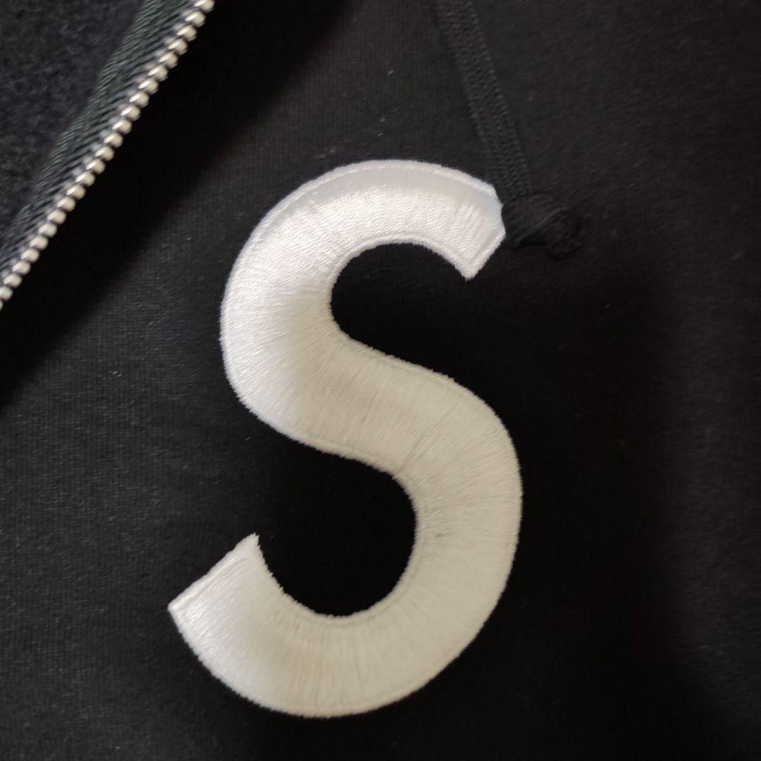 supremeSロゴジップパーカー