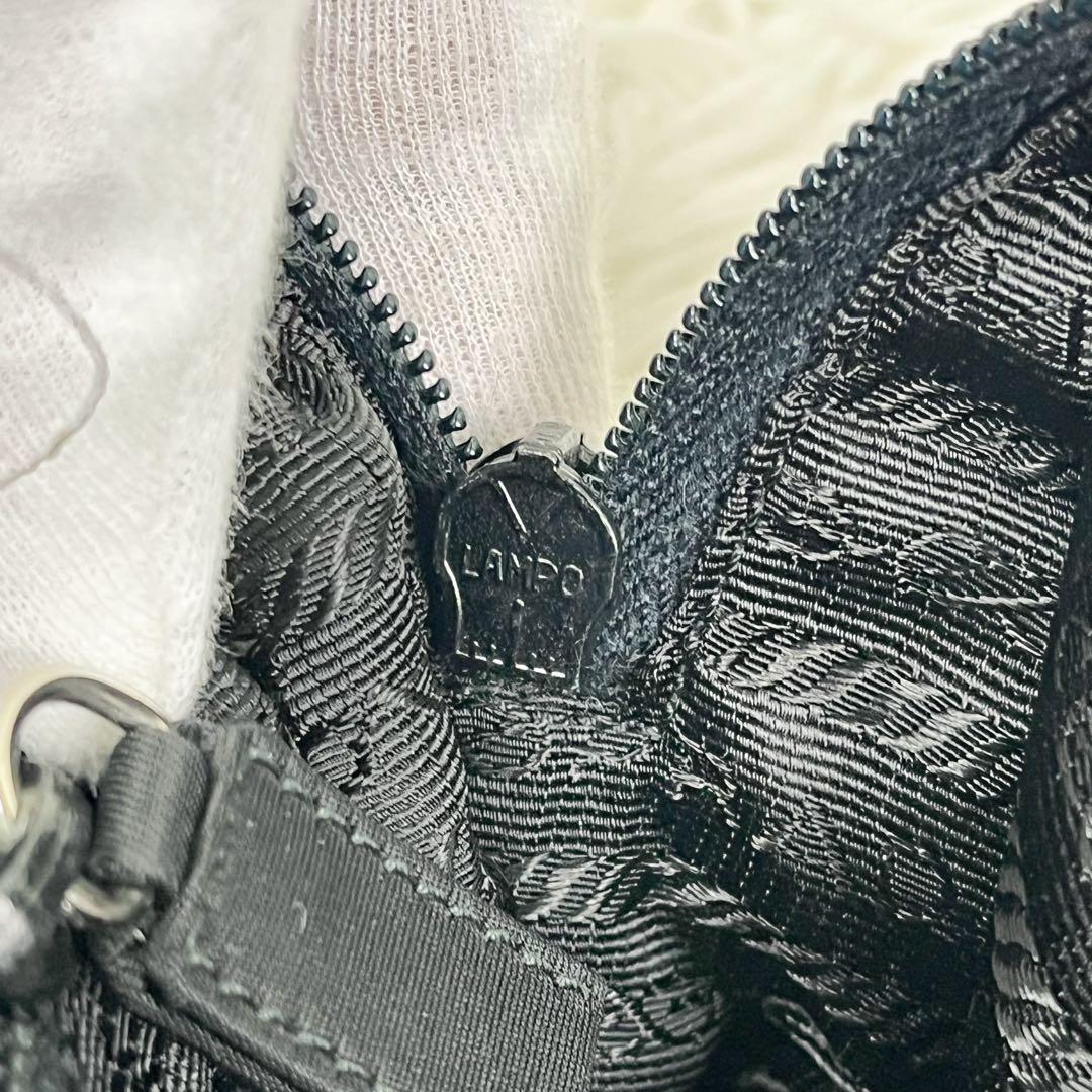 外観美品 プラダ ミニボストンバッグ 三角ロゴプレート ナイロン 肩掛け可能 黒