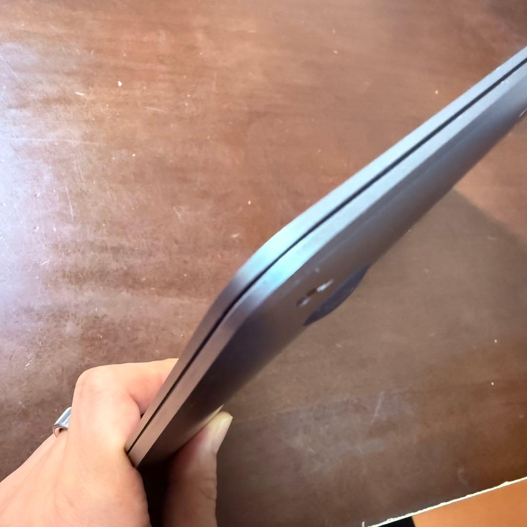 MacBook Air M1 13インチ 8GB 256GB バッテリー 87%