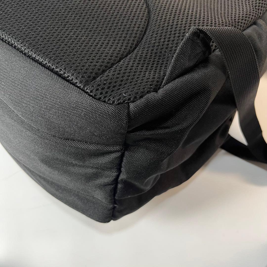 未使用級　OUTDOOR × Disney リュック　ミッキー　刺繍　ブラック