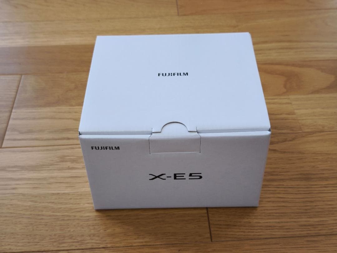 富士フイルム FUJIFILM X-E5 ボディ シルバー【新品未開封】