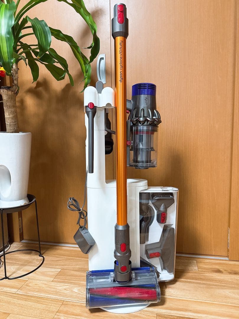 【分解洗浄済】275-ダイソン dyson v10 sv12 掃除機 作動品