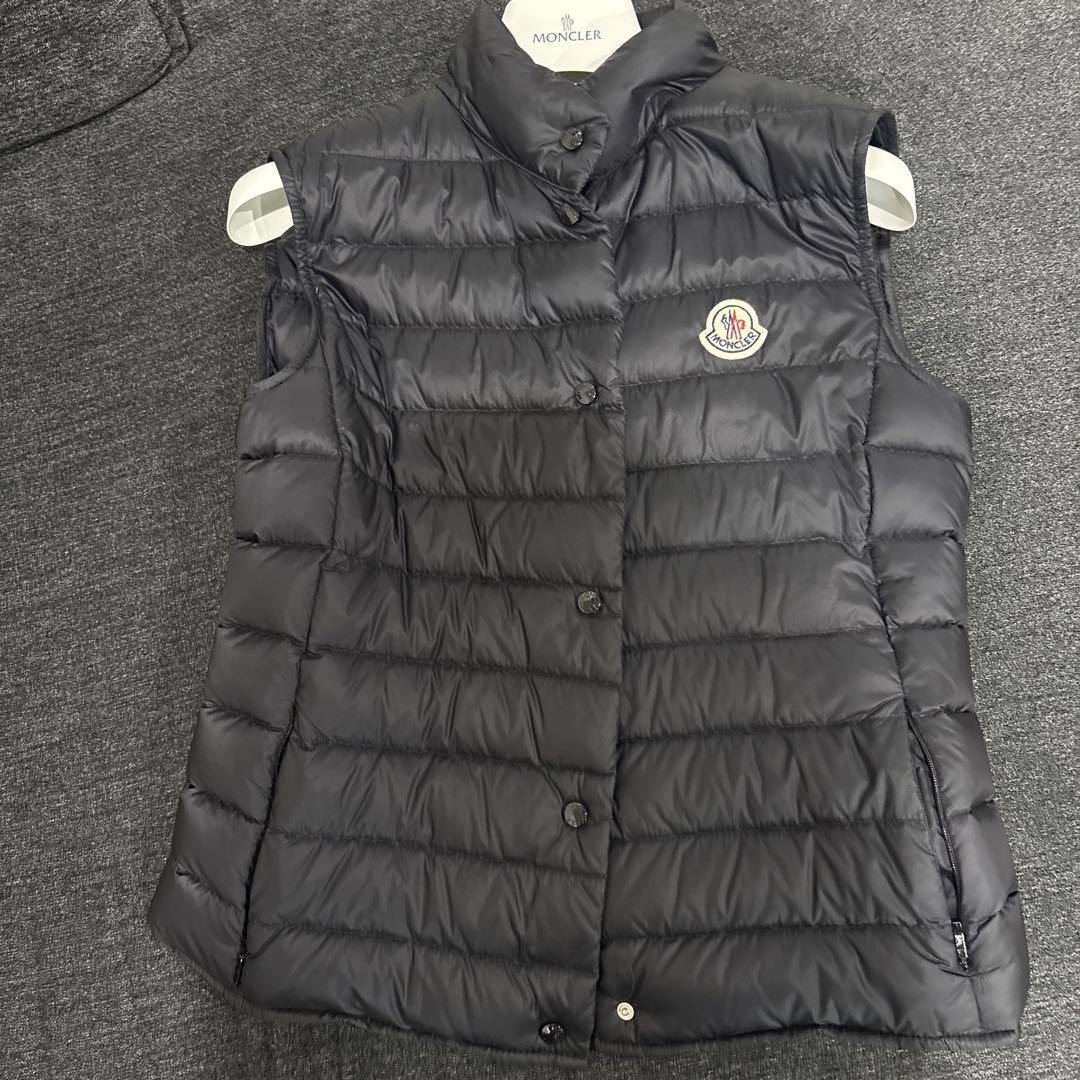 MONCLER ブラック ダウンベスト 収納袋付き　極美品✨今だけ大特価‼️