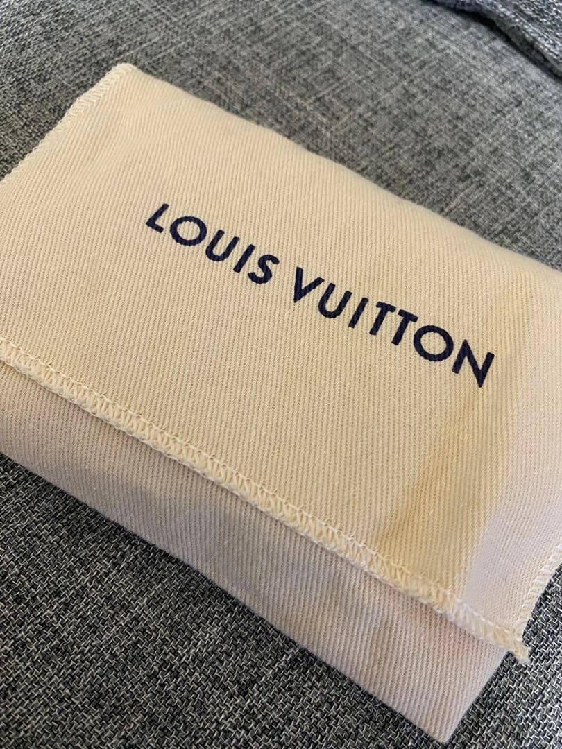 【新品未使用】LOUIS VUITTON ブラック ケース
