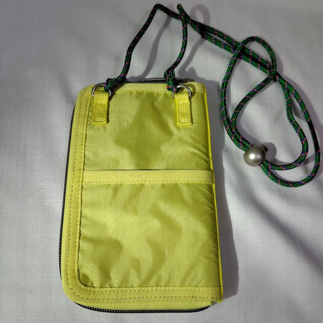 イエロー ナイロン パスポートケース