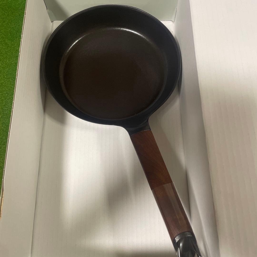 【新品未使用品】バーミキュラ　フライパン20cm +専用ガラス蓋付き