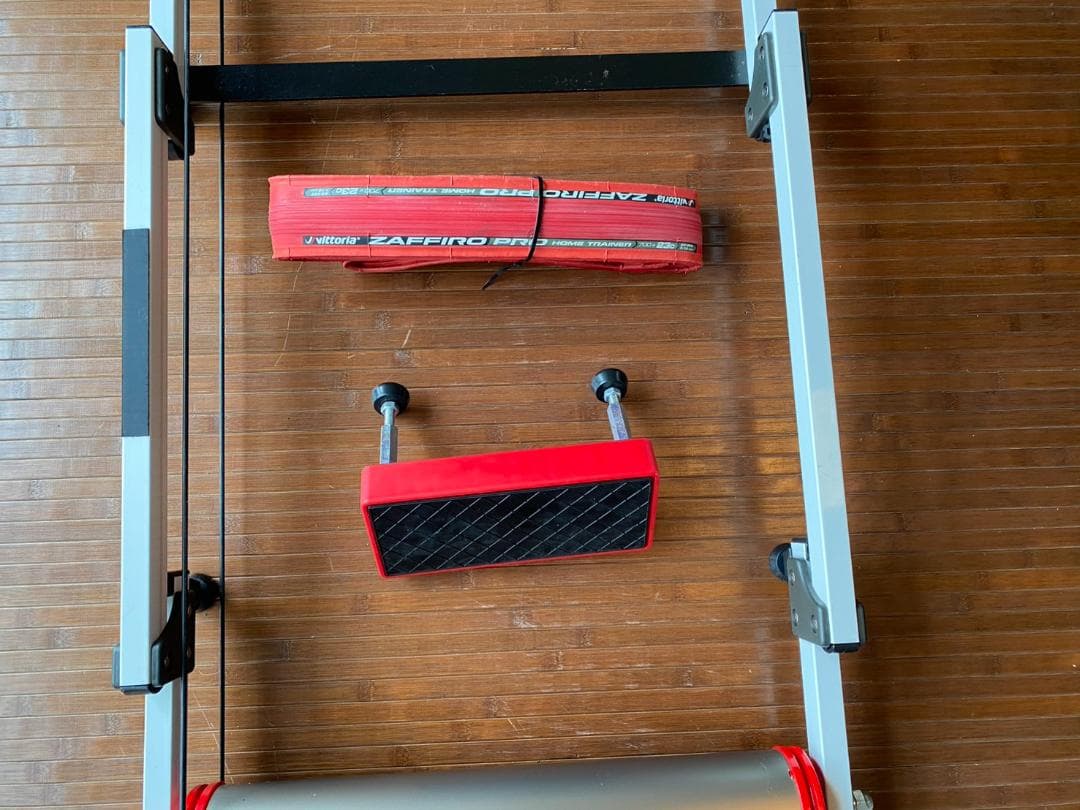 MINOURA Moz Roller（モッズローラー）と ローラー台専用タイヤ