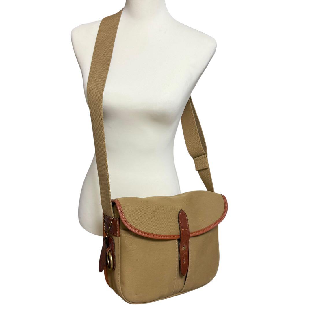 BRADY STOUR ブレディ ショルダーバッグ 斜めがけ チャーム付 カーキ