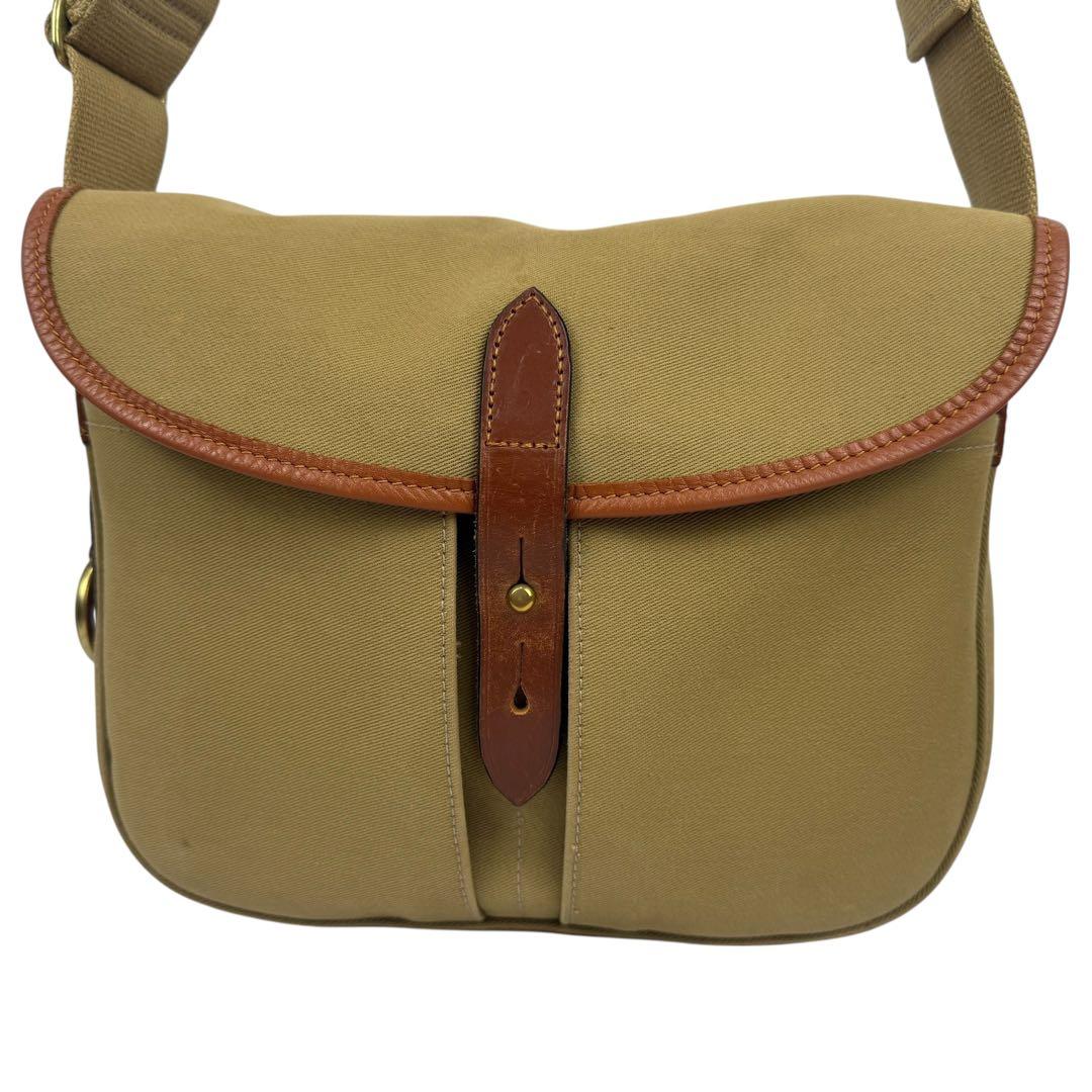 BRADY STOUR ブレディ ショルダーバッグ 斜めがけ チャーム付 カーキ