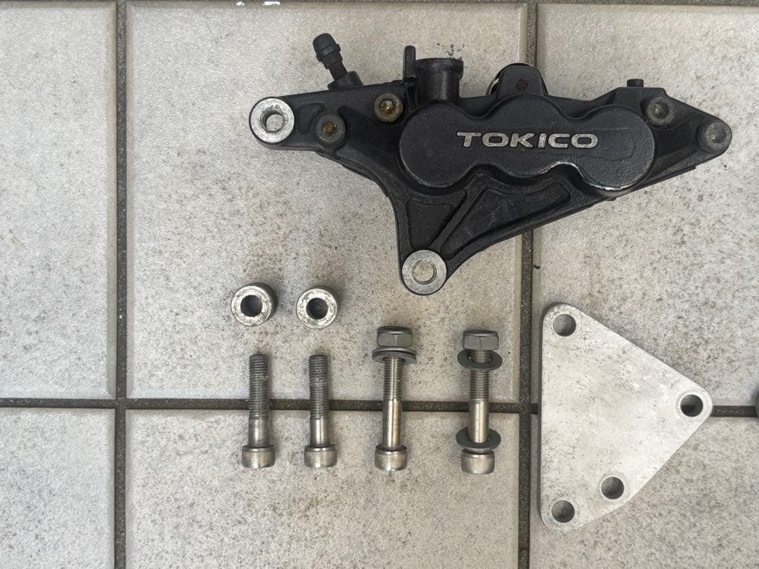 カワサキ　ZRX400 前期用　フロントブレーキキャリパー　トキコ　6ポッド