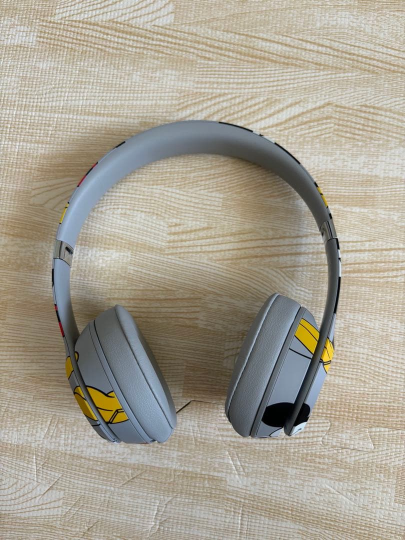 Beats Solo3 ミッキー90周年　ヘッドホン