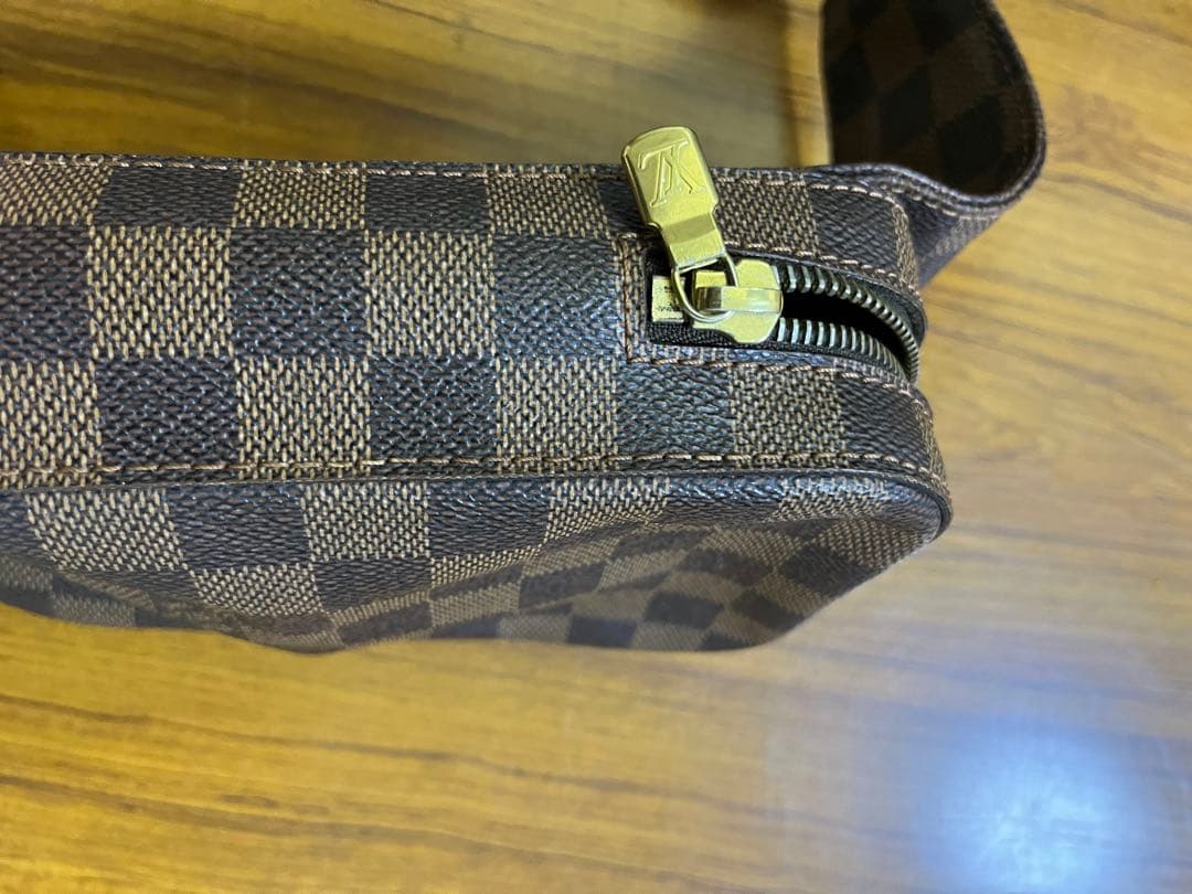 ダミエパターン ボディバッグ ブラウン