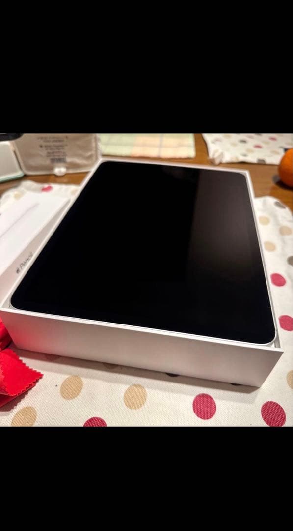 iPadPro第二世代256GB とApple Pencil とキーボードケース