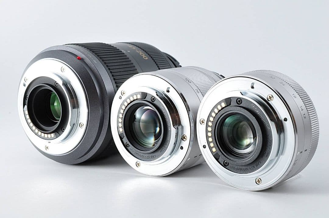 Panasonic DMC-GF7Wデジタル一眼レフ