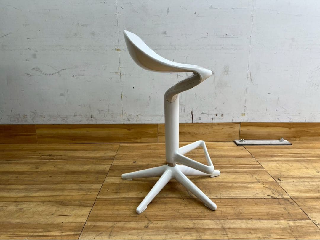 リ*︎様 TG205 Kartell カルテル ホワイト バースツール