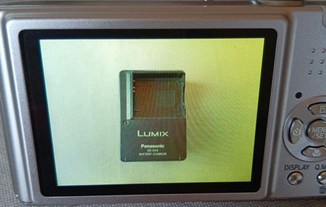 【液晶に黄ばみ有】動作品　パナソニック LUMIX DMC-FX-40　12MP