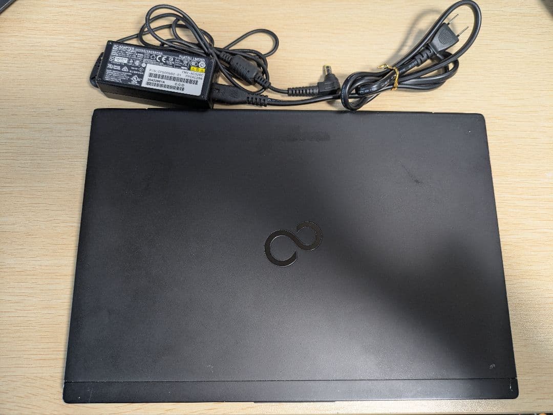 【軽量698g・16GB・512GB SSD】LIFEBOOK WU2/D2中古