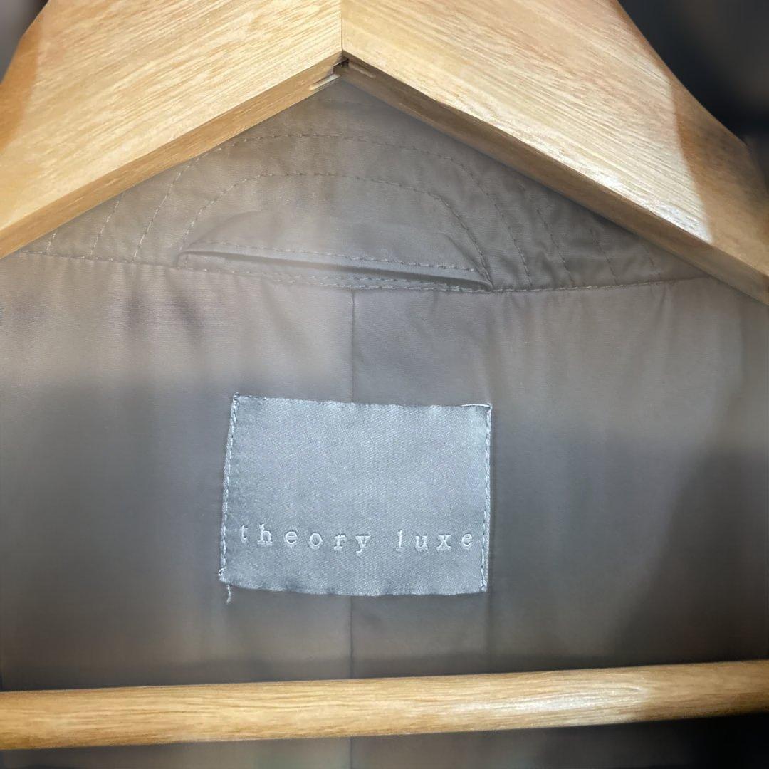 theory luxe グレー ダウンジャケット　美品　軽くて暖かい　Lサイズ