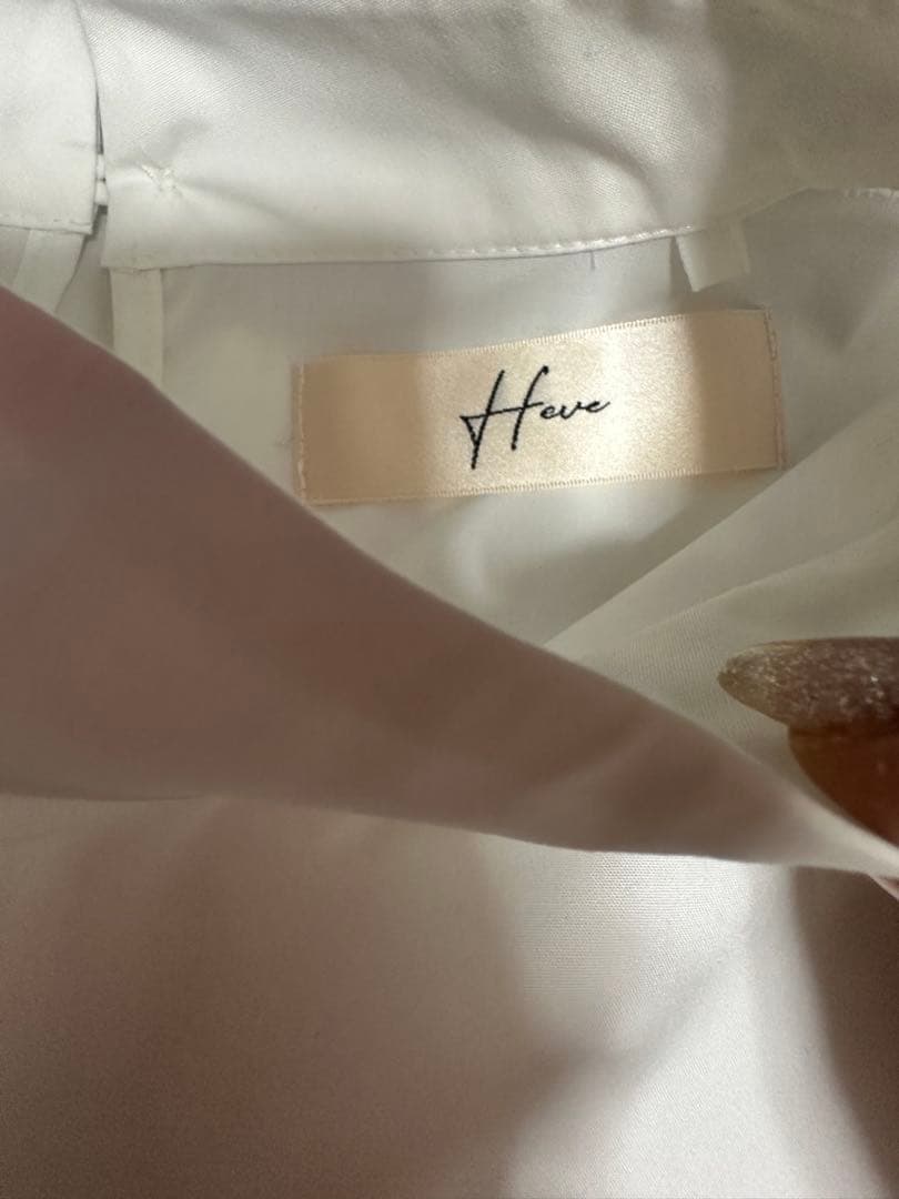 美品　heve.ベイブ　バルーンボウタイブラウス　白色　受注商品