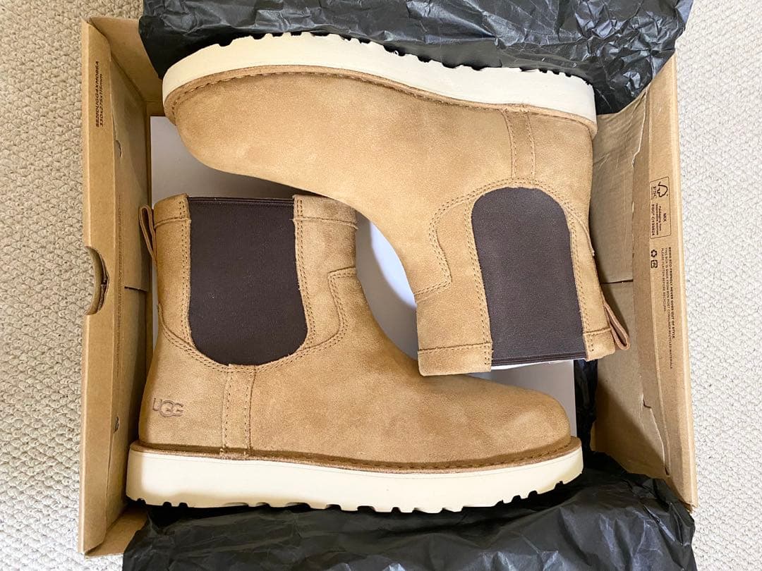 UGG サイドゴアブーツ ベージュ