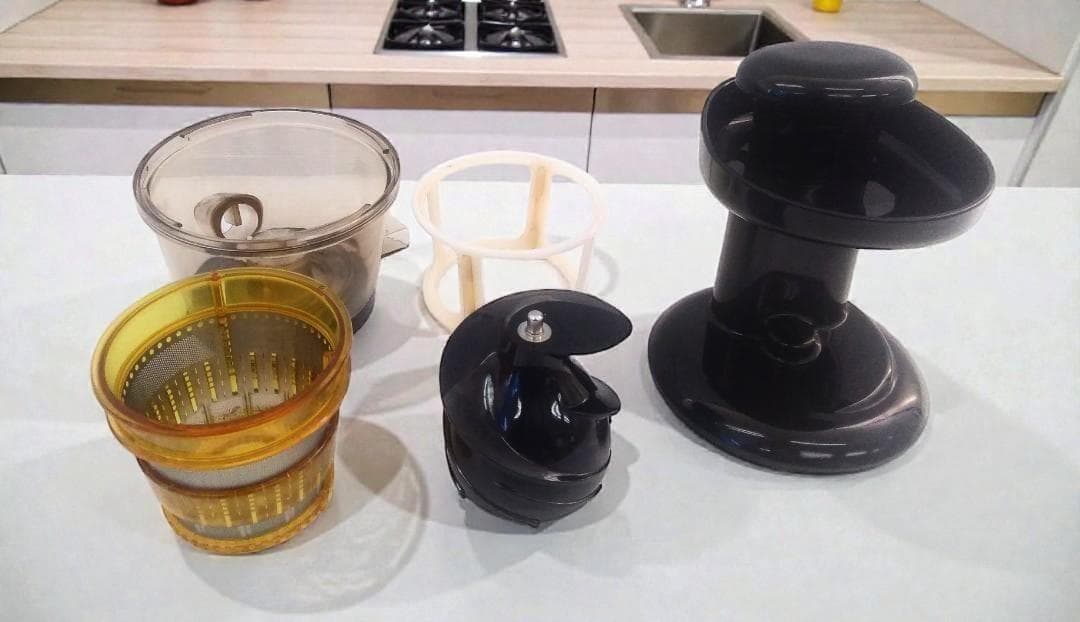 ●ヒューロム スロージューサー●HU-300-R●圧縮搾り●HUROM