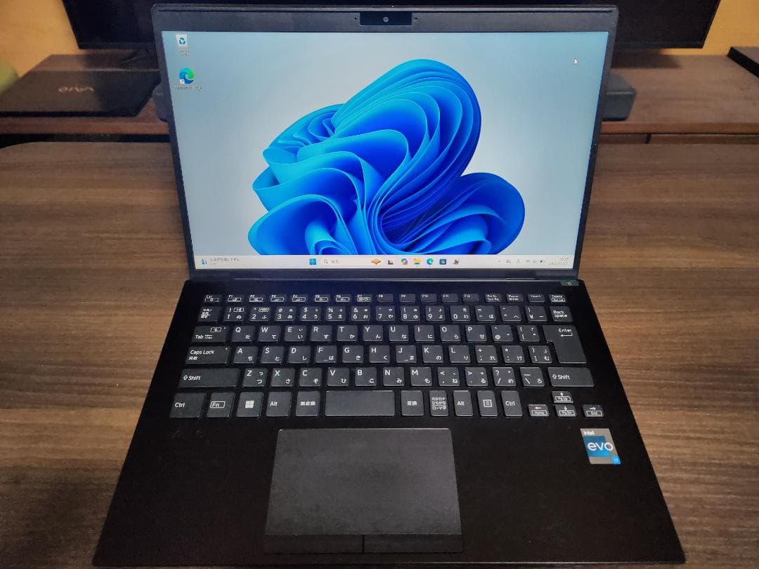 ほぼ未使用 VAIO SX14 i7-1360P 32GB 1TB Office