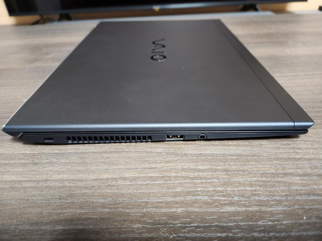 ほぼ未使用 VAIO SX14 i7-1360P 32GB 1TB Office