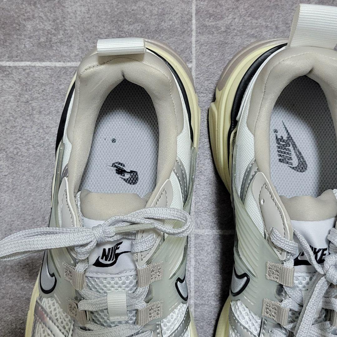 ★Lena様 ナイキ V2K RUN 1.7万 スニーカー シルバー