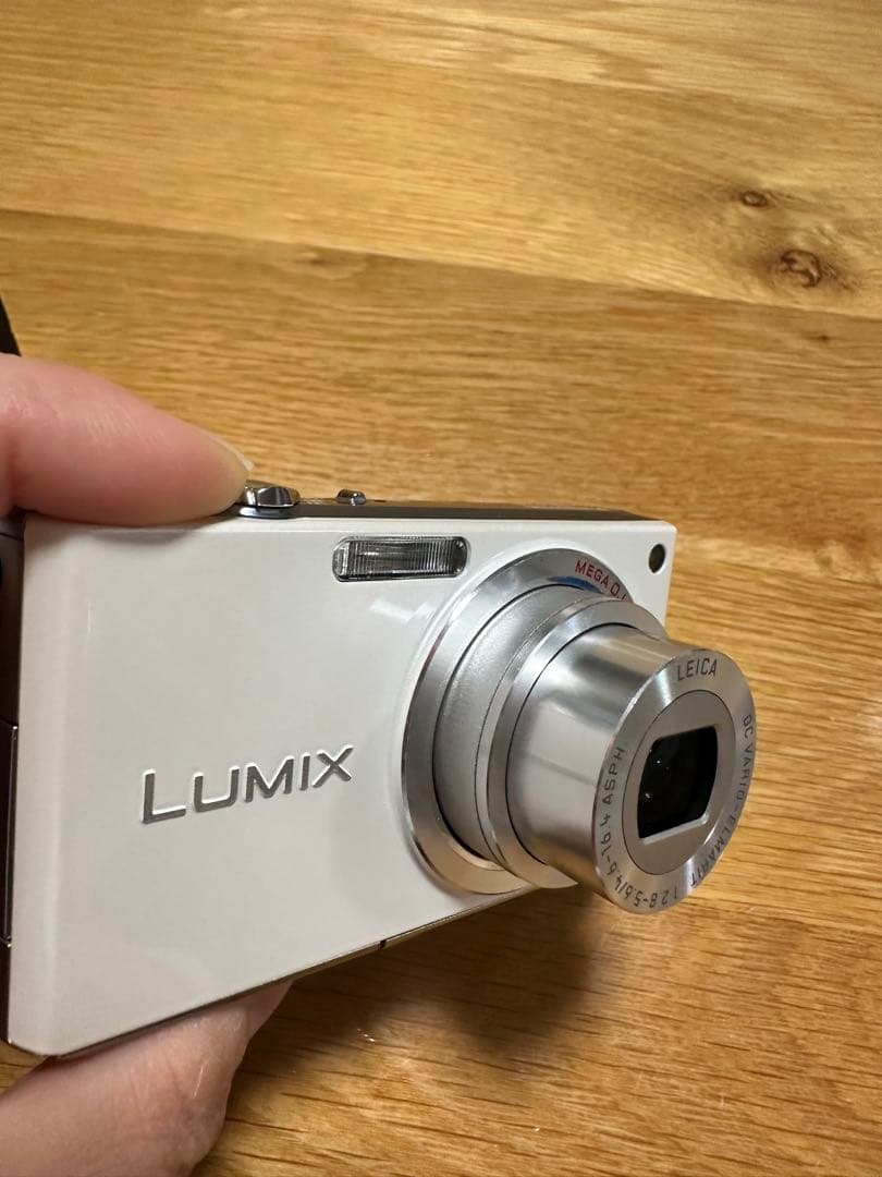 Panasonic DMC-FX33-W コンパクトデジタルカメラ【壊れています