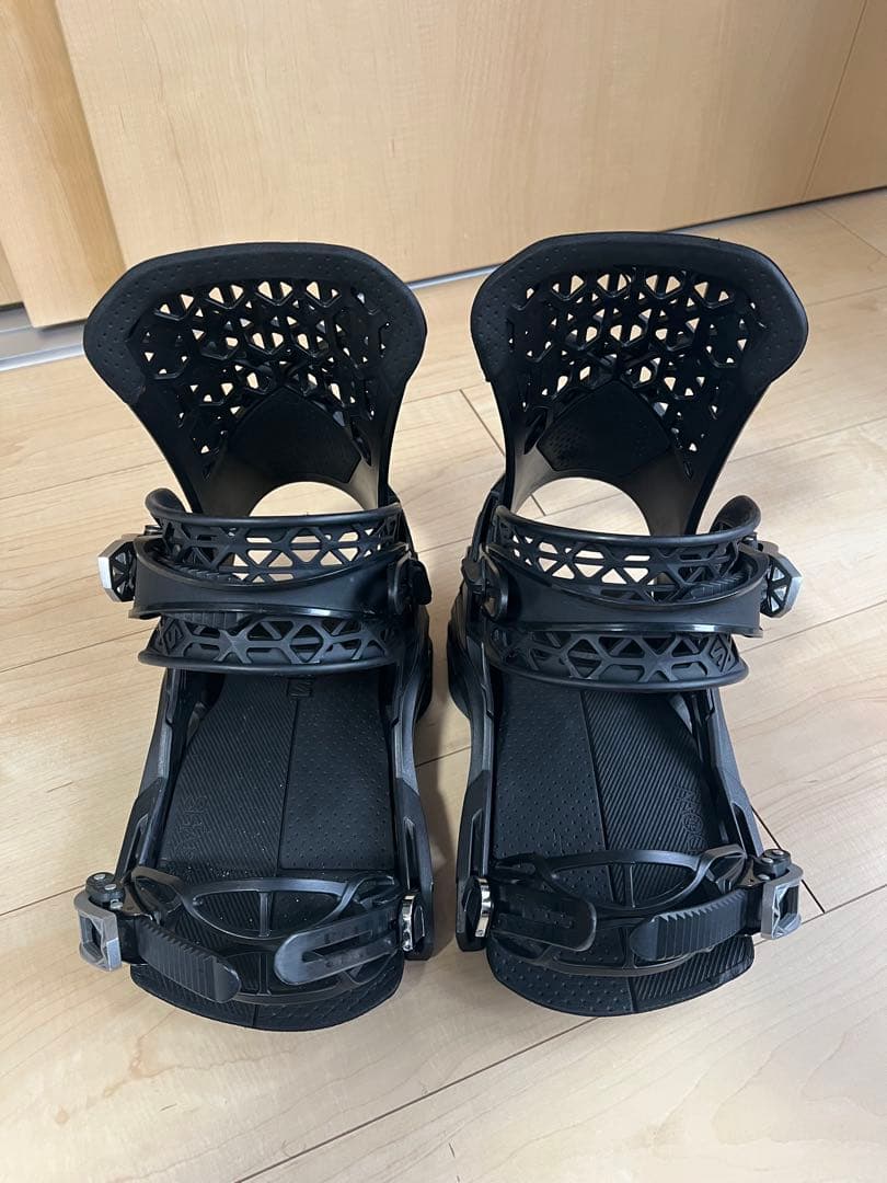 SALOMON ハイランダーブラック Mサイズ　スノーボードビンディング