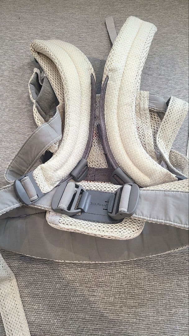 美品　BABYBJÖRN ハーモニー 抱っこひも クリーム