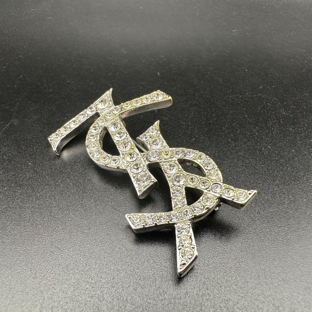極美品✨　YSL　イヴ・サンローラン　ブローチ　ロゴ　1311