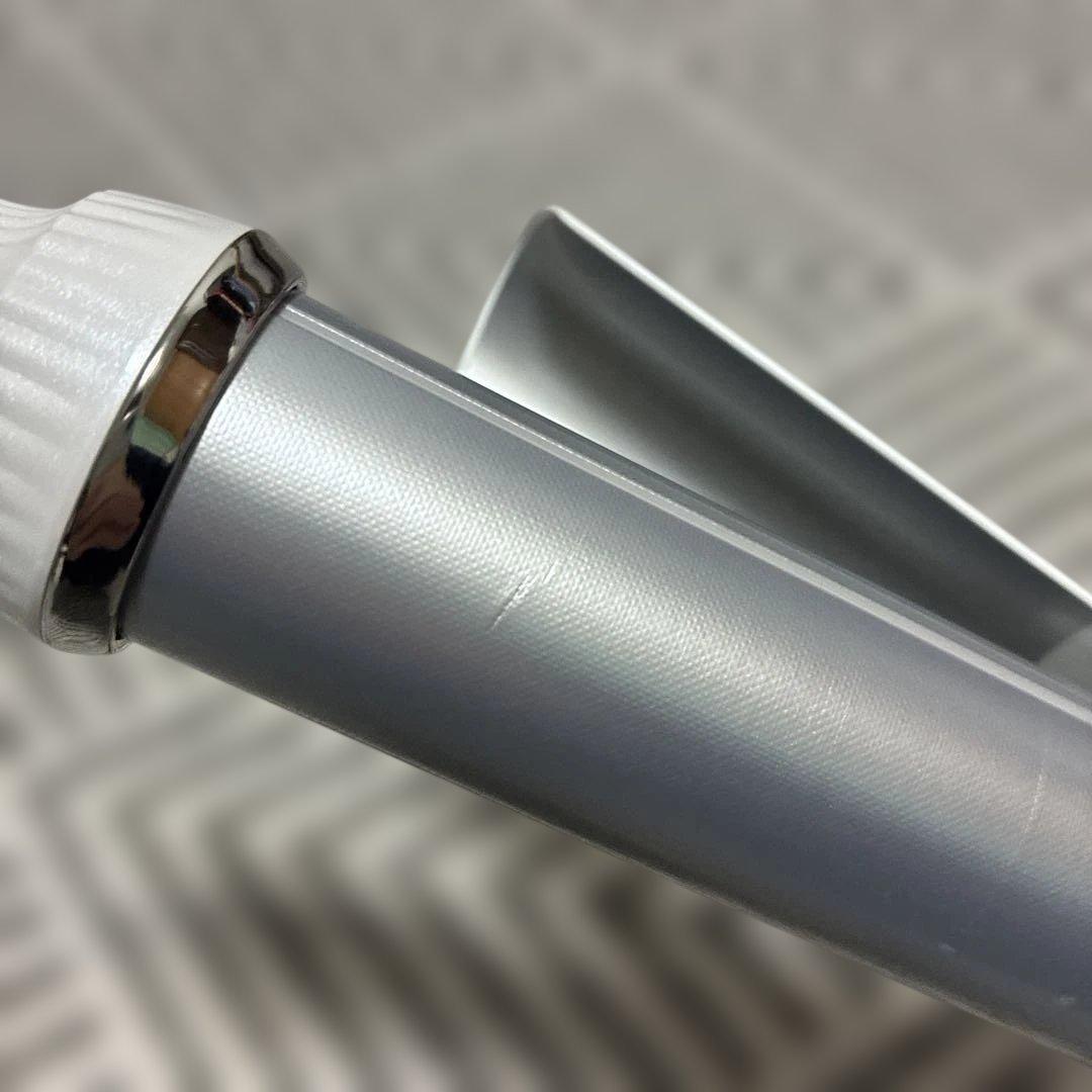 ReFA カールヘアアイロン 32ミリ　ホワイト・シルバー