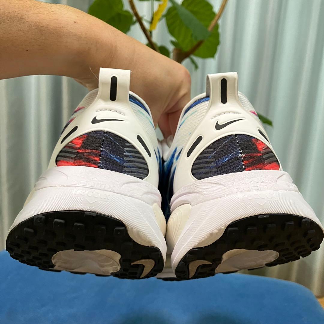 NIKE VOMERO 18 ナイキ ボメロ18 ホワイト ブルー レッド