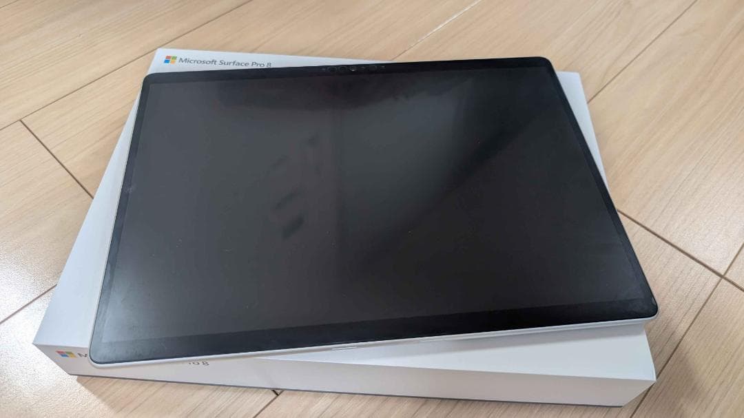 Microsoft Surface Pro 8 【アクセサリ一式+Office】