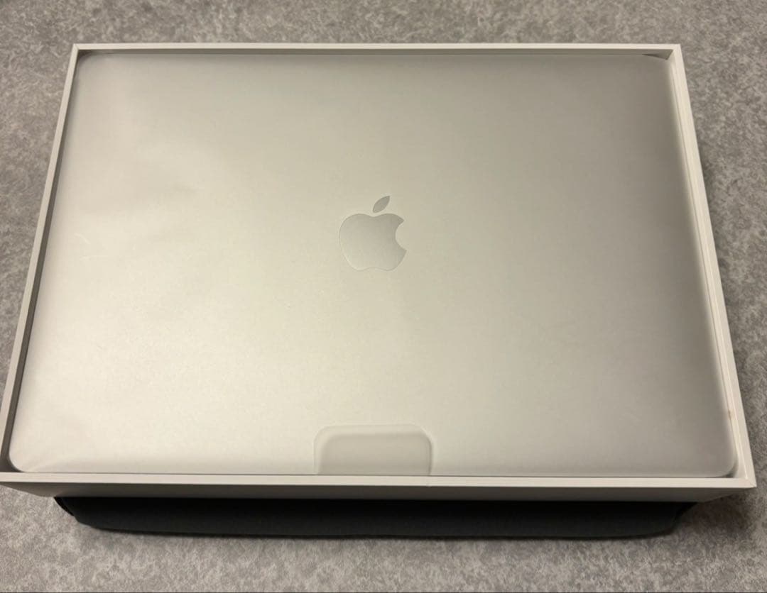 Apple MacBook Air M1 512GB 8GB ほぼ未使用品