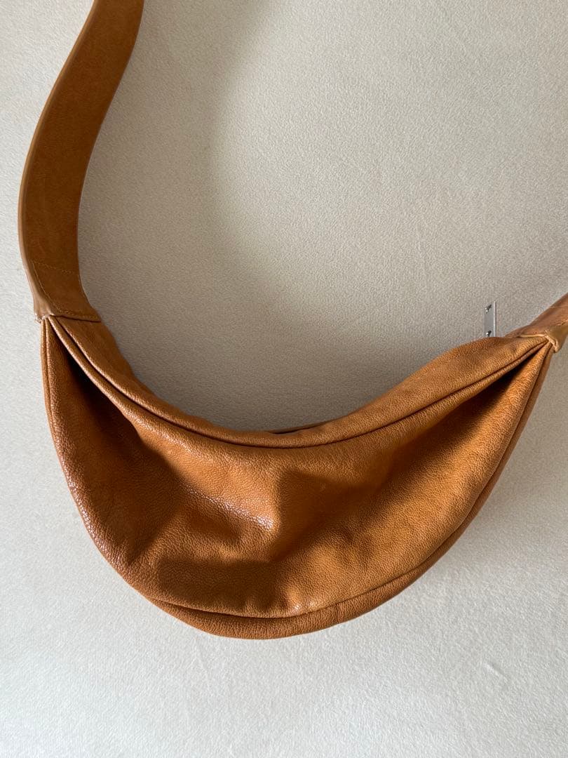 [完売品•即日発送] COS クロスボディーバッグ　レザー