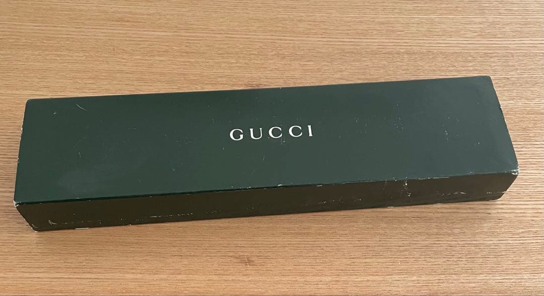 GUCCI ブラックレザー アナログ時計
