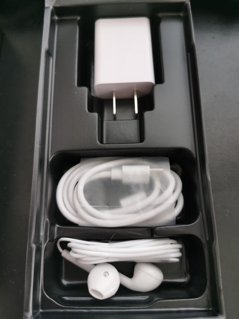 【激安 新品 未使用】スマートフォン本体＋充電器＋イヤホン＋ケース＋保護フィルム