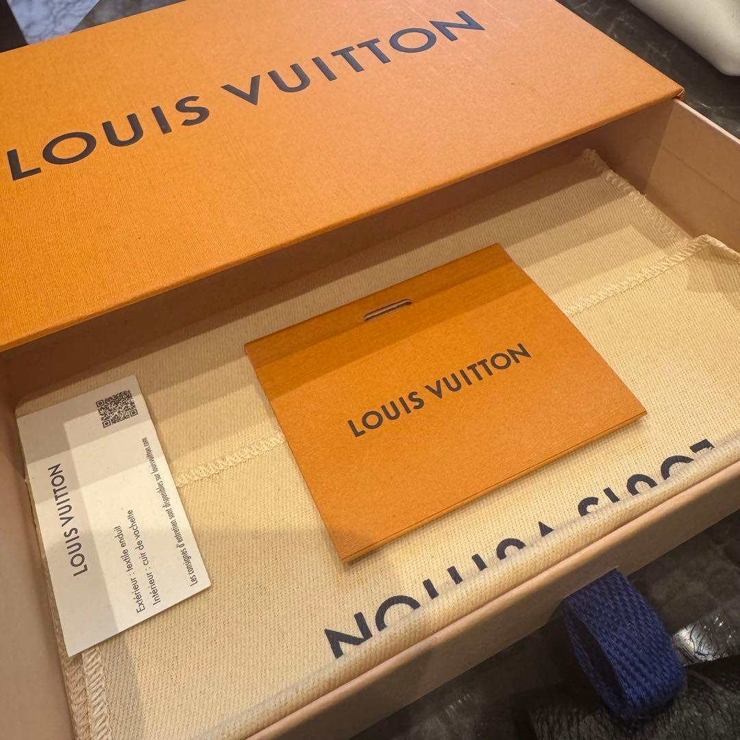 LOUIS VUITTON ブラックパスポートケース カバー ヴィトン NM