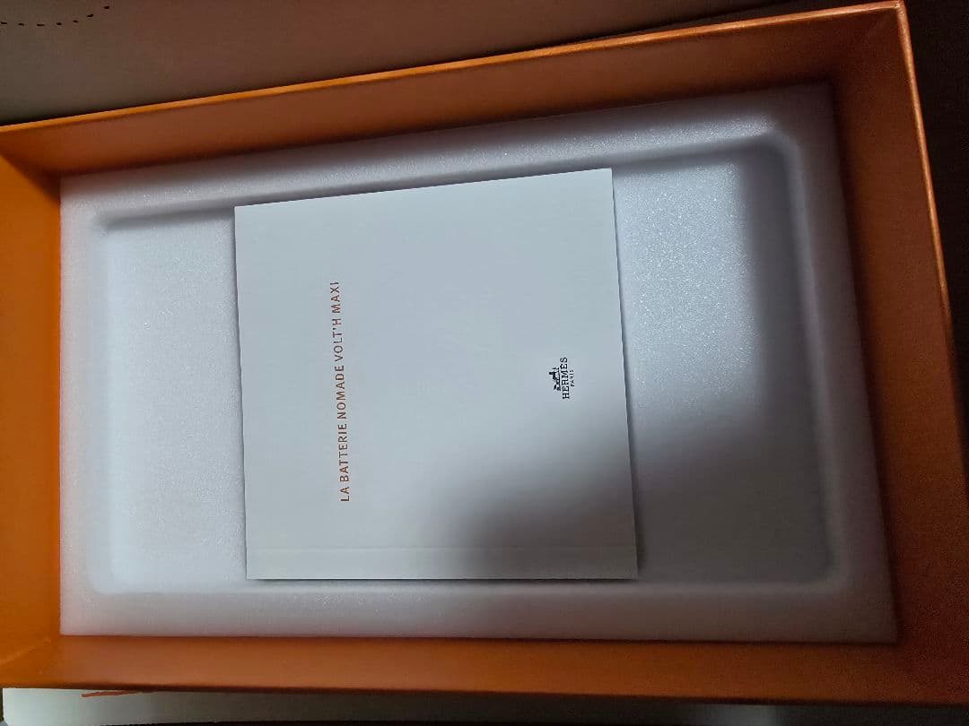 HERMES ブラウン レザー モバイルバッテリー
