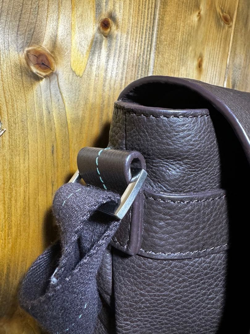 Mercedes-Benz メッセンジャーバッグ ダークブラウン