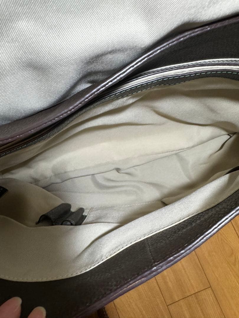 Mercedes-Benz メッセンジャーバッグ ダークブラウン