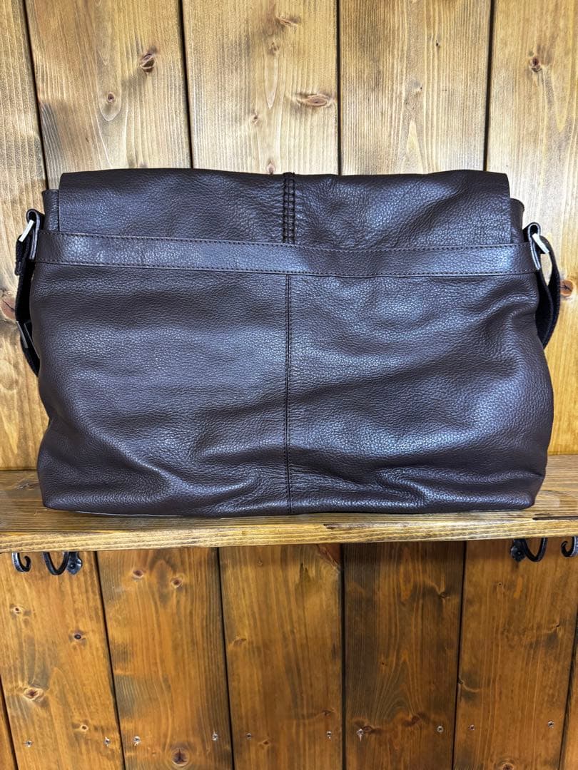 Mercedes-Benz メッセンジャーバッグ ダークブラウン