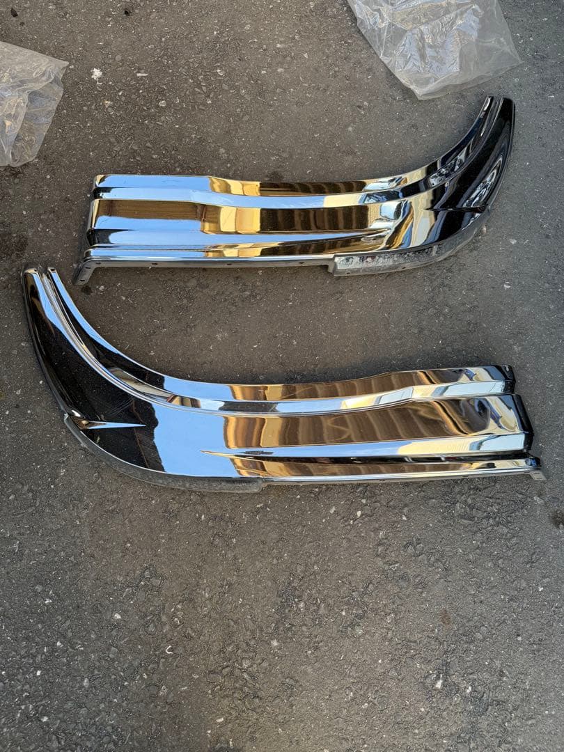 いすゞ　NEWギガ　寝台パネル　メッキ