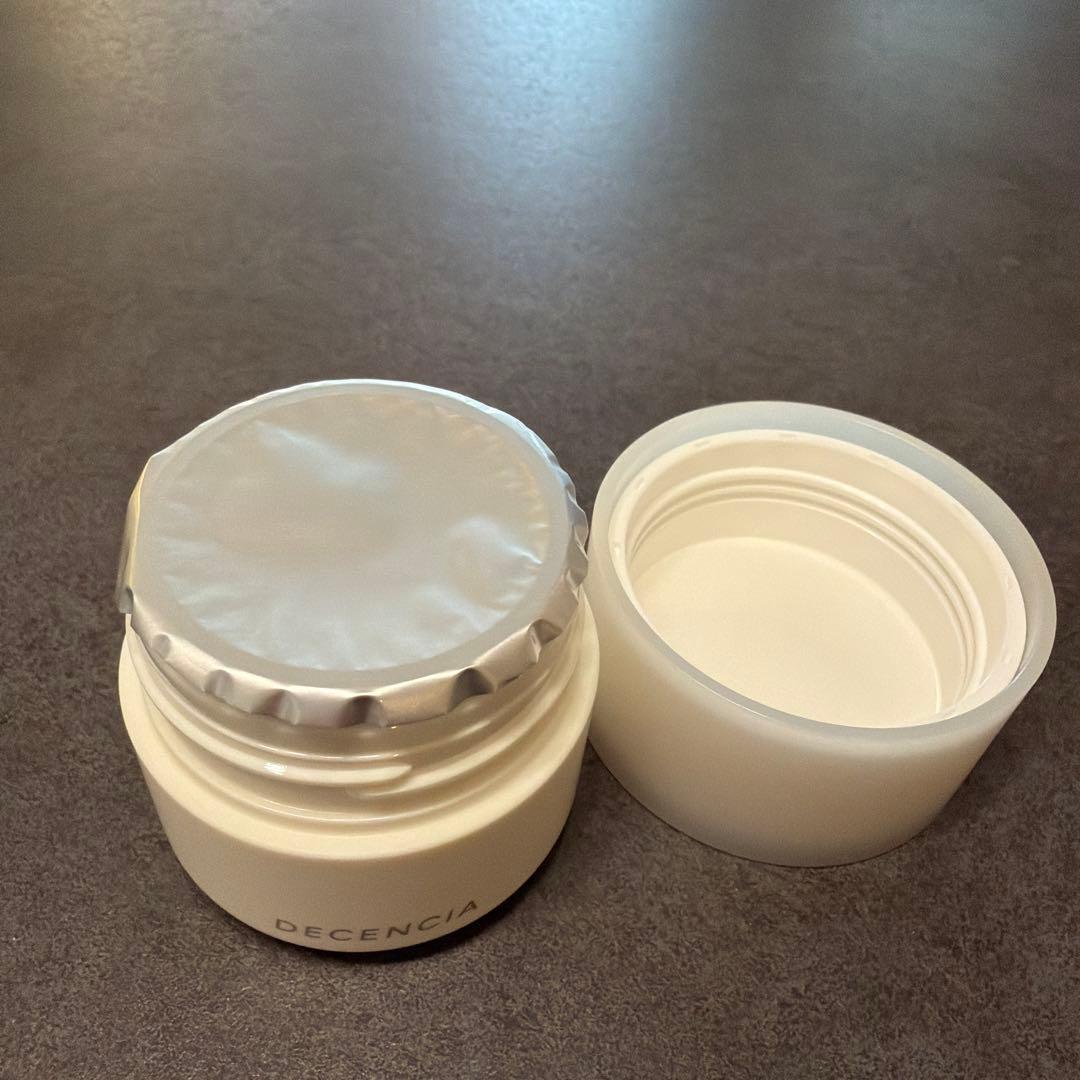 ディセンシア　美容液　クリーム