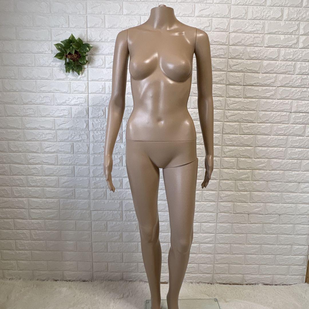 マネキンリアル全身　マネキン 女性 9号相当 肌色 台座付き