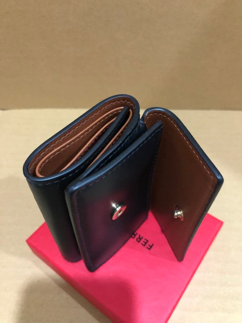 【新品】イタリア製FERRAGAMO ブラック ケース　財布