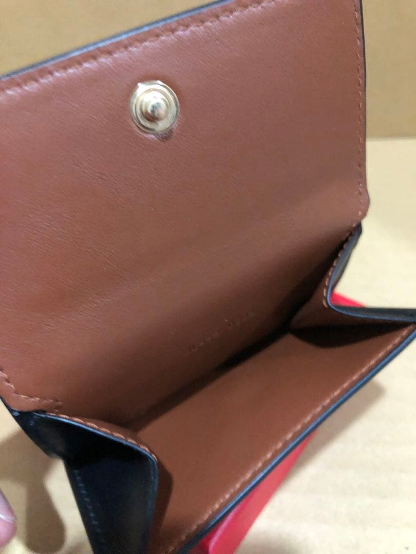 【新品】イタリア製FERRAGAMO ブラック ケース　財布